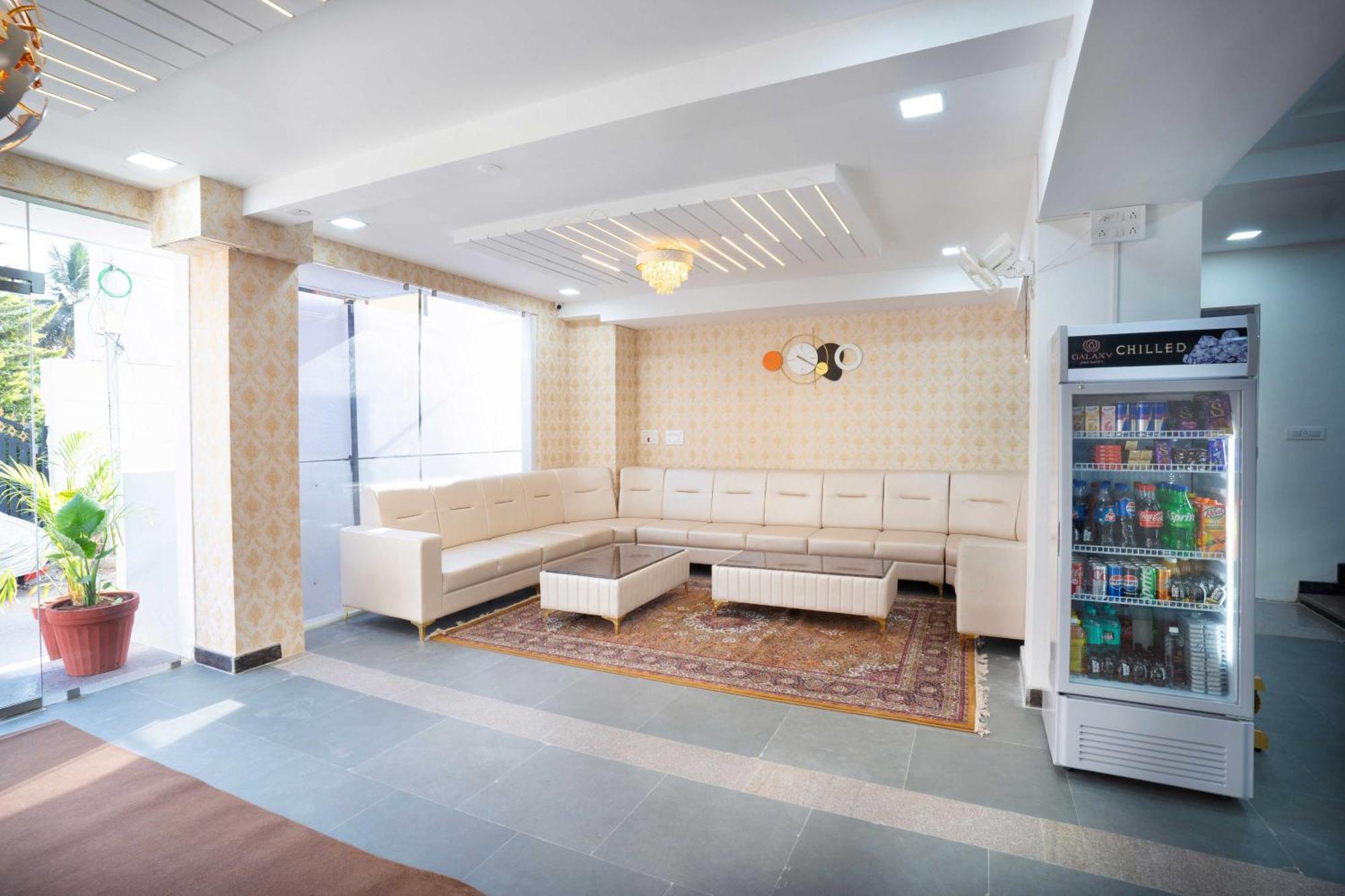העיר בנגלור Treebo Galaxy Kings Suites, Hebbal מראה חיצוני תמונה